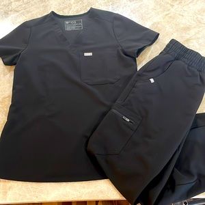 FIGS SCRUBS SET XS Catarina top and Zamora high waist jogger